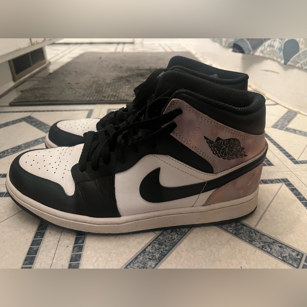 Air Jordan 1 Highs.